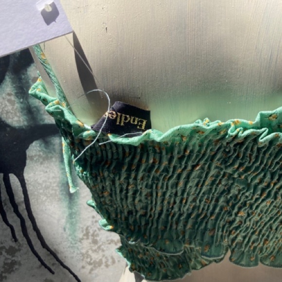 STRETCHY CHRIS-CROSS Tube Top with Straps - Picture 5 of 5